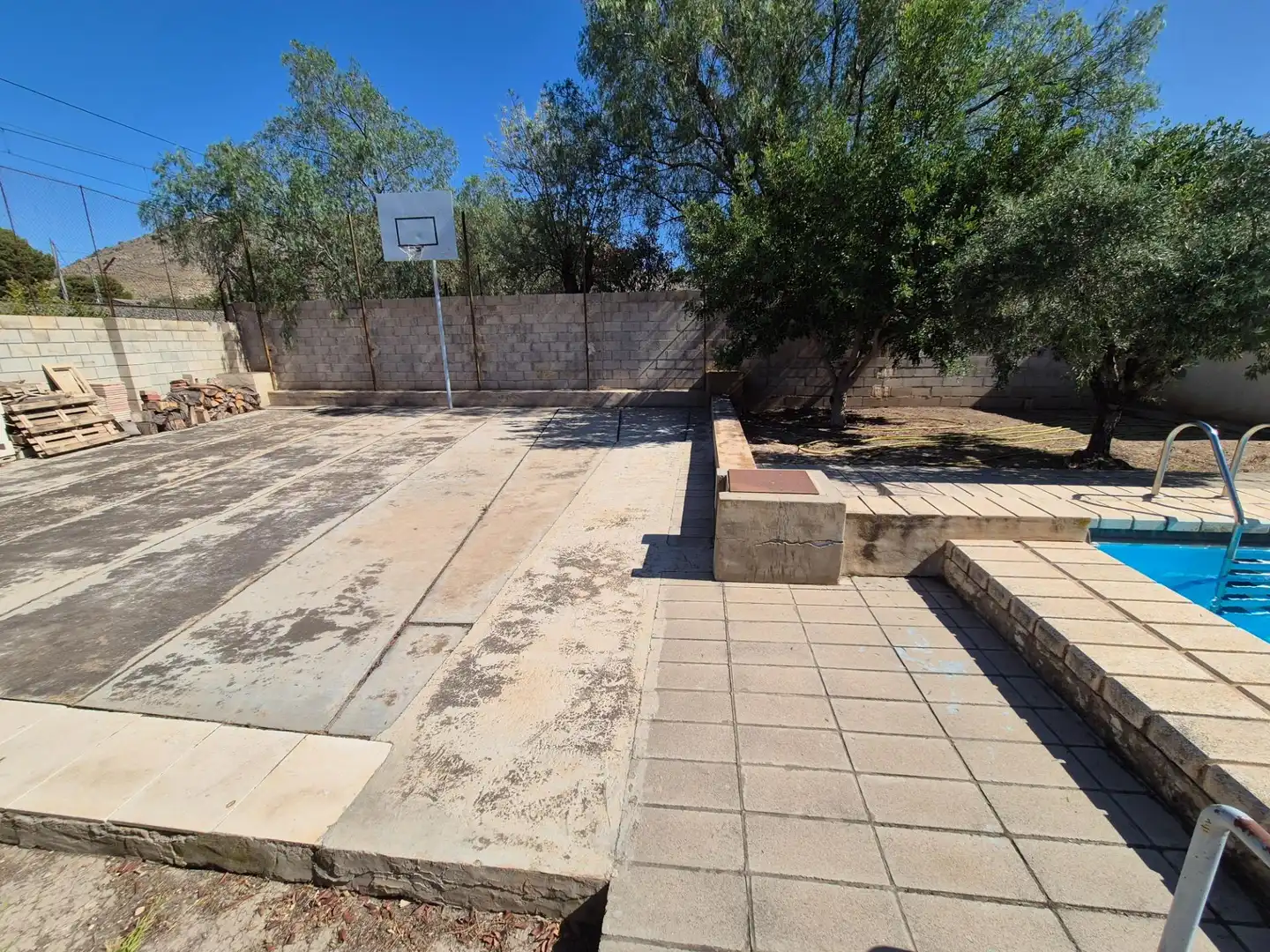 Jardí de Casa o xalet en venda en Elda amb Jardí privat, Terrassa i Traster