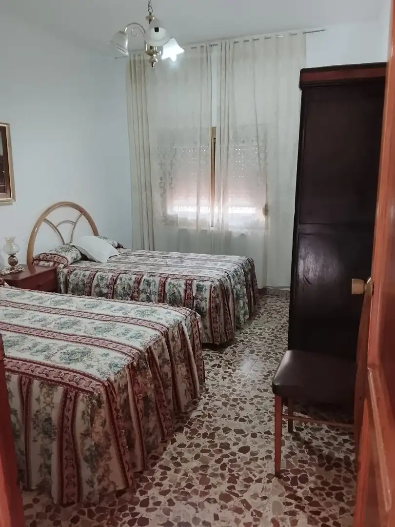 Dormitori de Casa o xalet en venda en Pozorrubielos de la Mancha amb Calefacció, Moblat i Forn