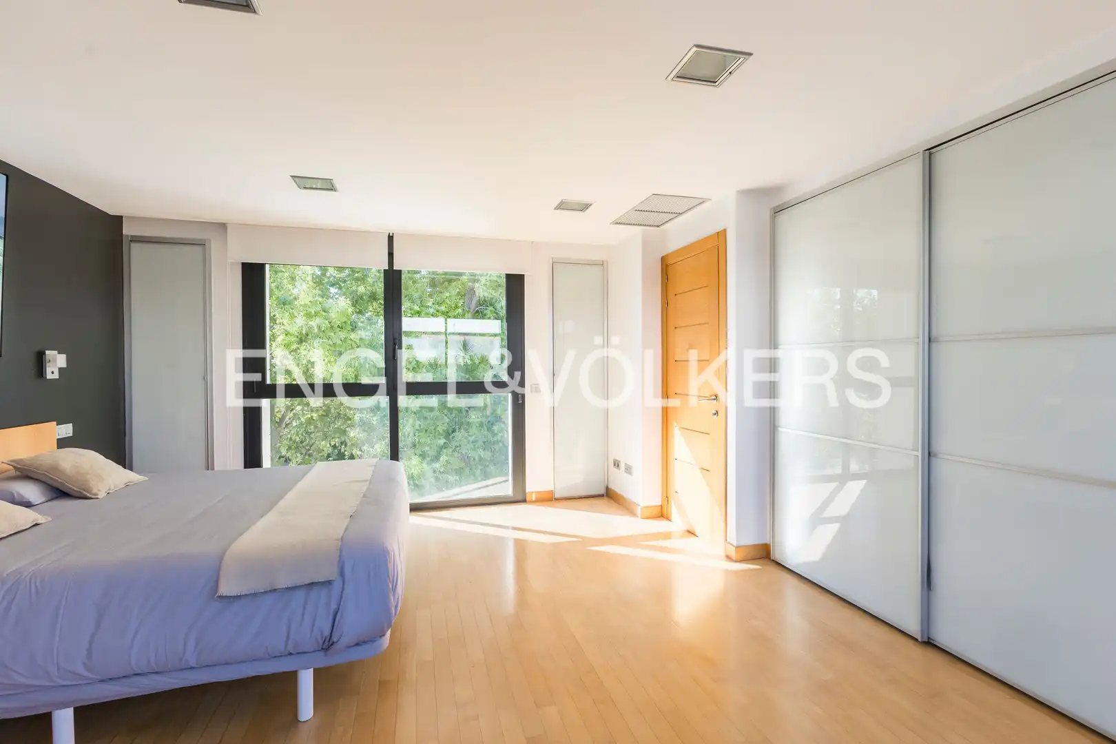 Habitación de Casa o chalet en venta en Madrid con Aire acondicionado, Calefacción y Jardín privado