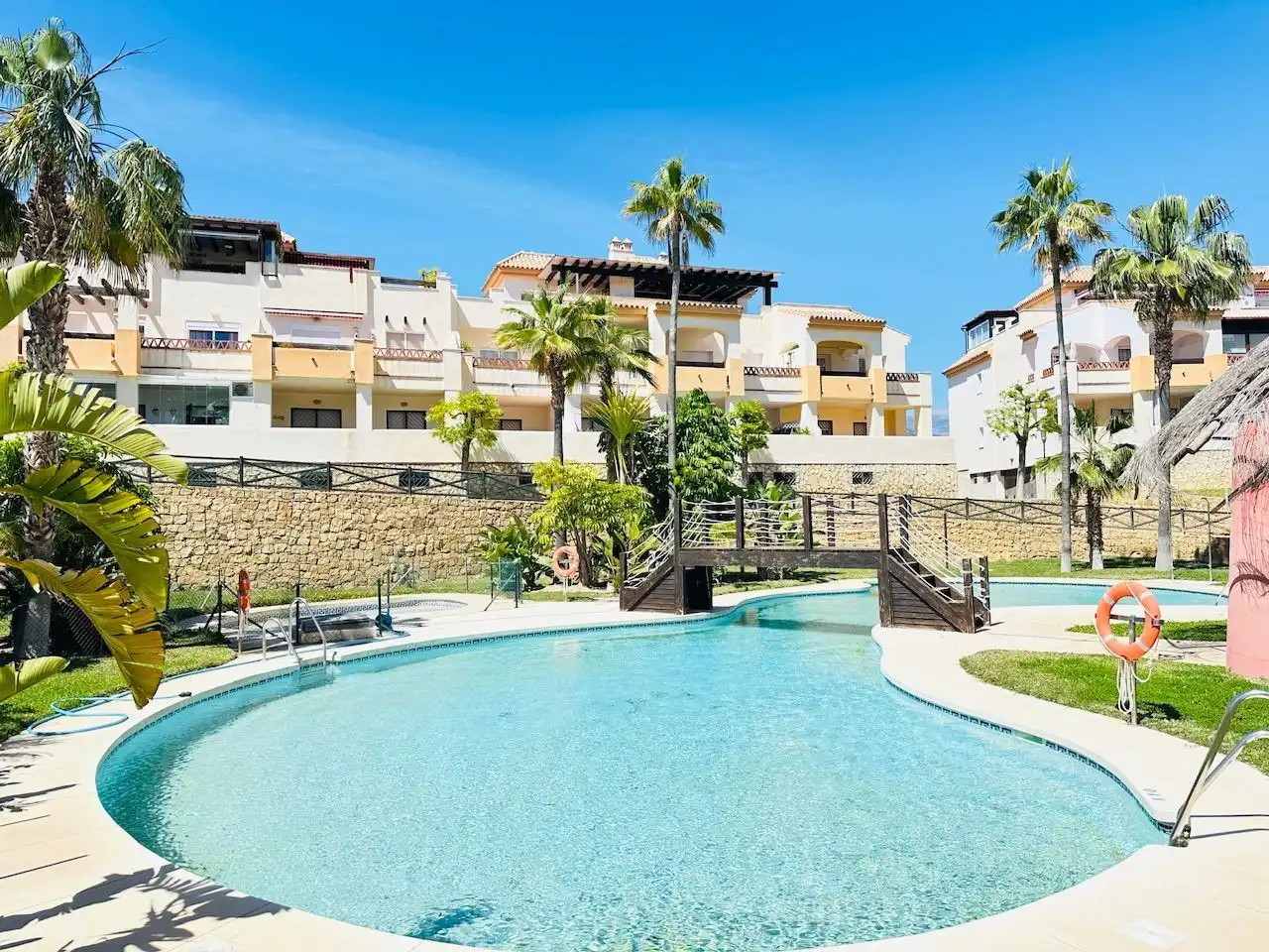 Exterior view of Flat for sale in Vélez-Málaga  with Air Conditioner, Heating and Storage room