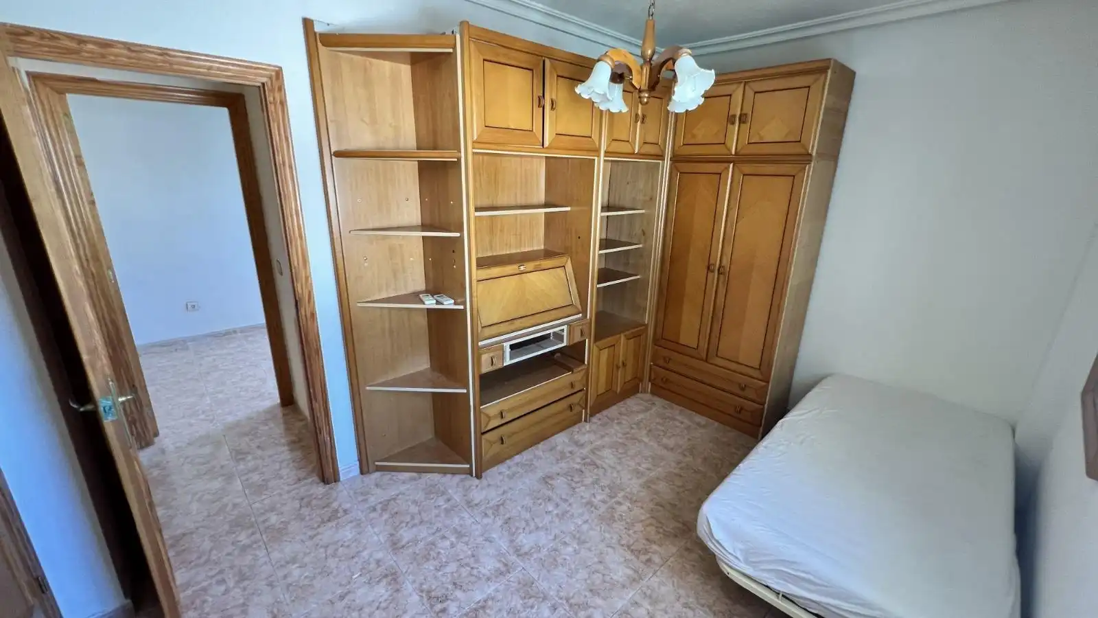 Habitación de Casa adosada en venta en Torrevieja con Aire acondicionado, Jardín privado y Terraza