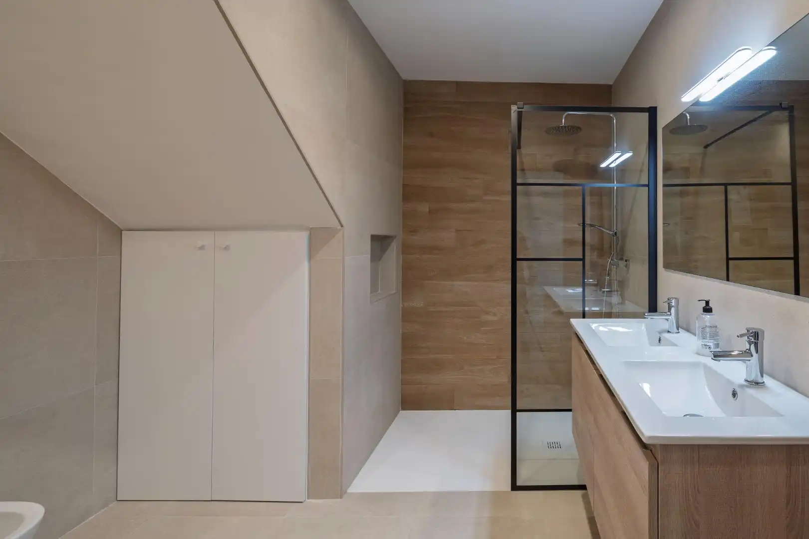 Baño de Casa o chalet de alquiler en Padul con Aire acondicionado, Calefacción y Trastero