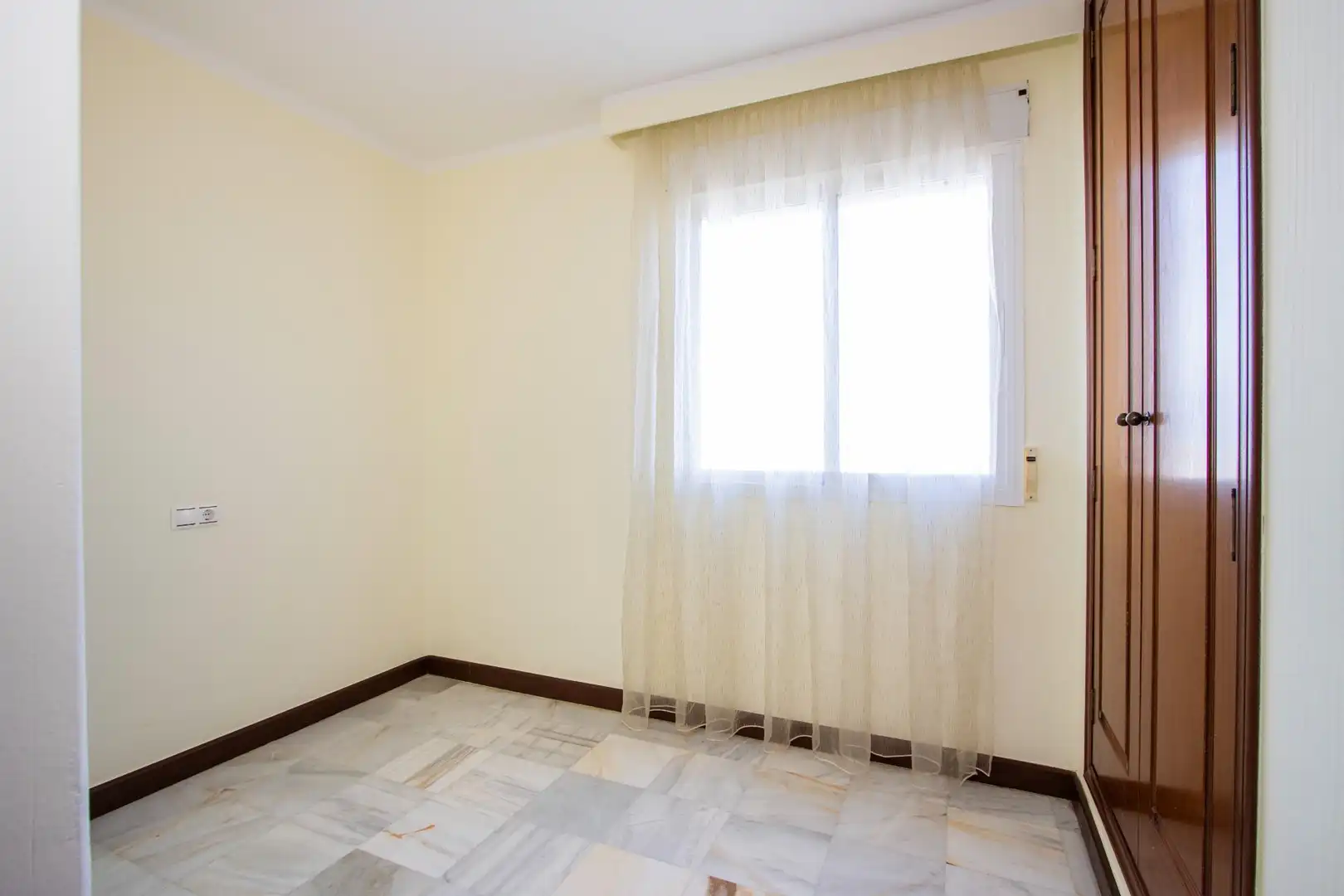 Dormitori de Apartament en venda en Torrevieja amb Jardí privat, Terrassa i Balcó