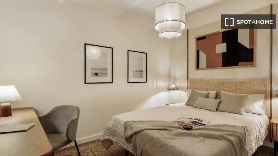 Schlafzimmer von Wohnung zur Miete in  Barcelona Capital mit Klimaanlage, Heizung und Möbliert