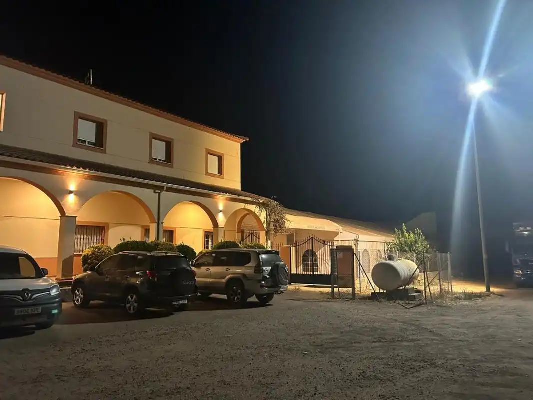 Local en venta en Navalvillar de Pela con Aire acondicionado y Calefacción