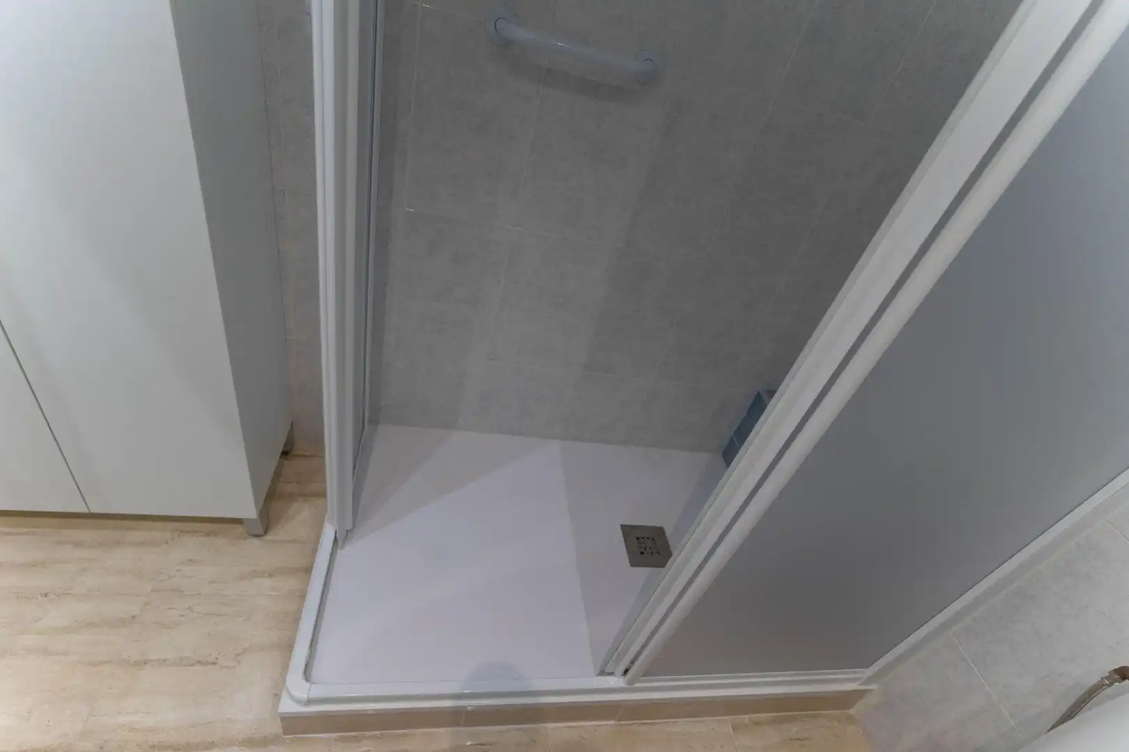 Bathroom of Flat for rent in Alhaurín El Grande  with Air Conditioner, Heating and Furnished