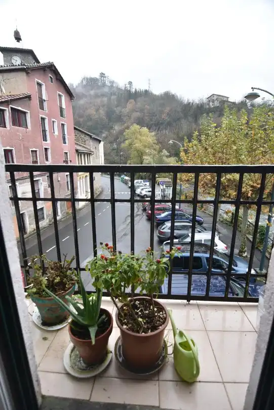 Vista exterior de Pis en venda en Bergara amb Traster i Balcó