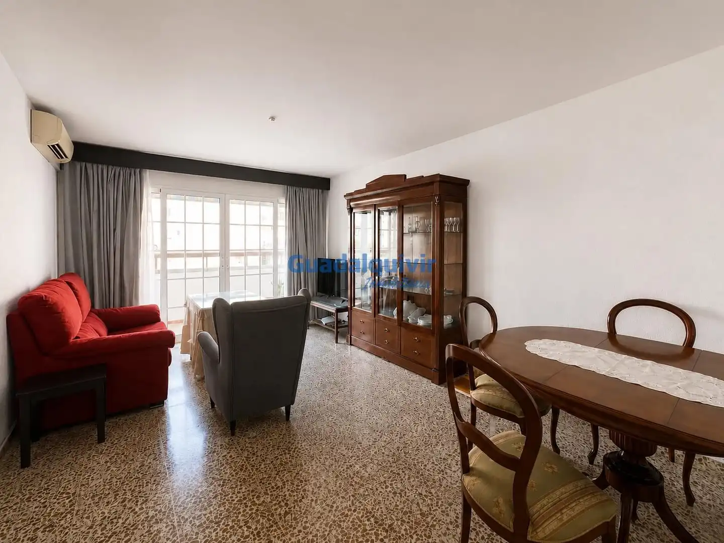 Living room of Flat for sale in Sevilla  with Air Conditioner, Terrace and Storage room