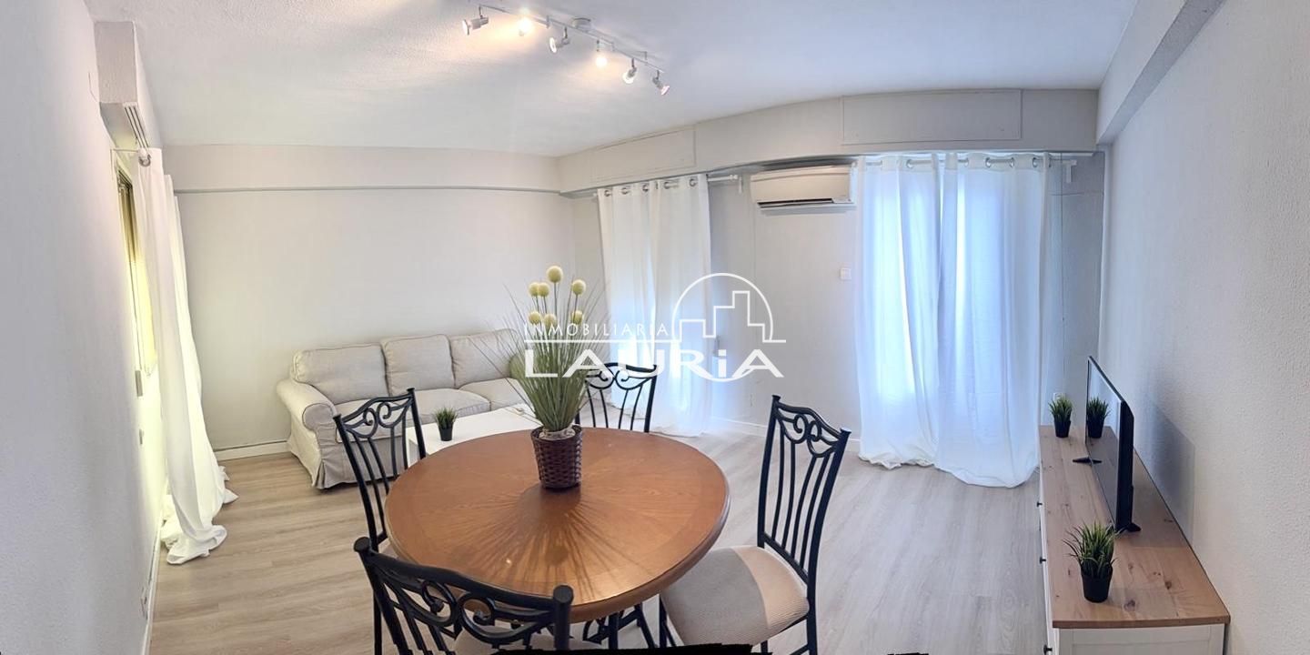 Living room of Attic to rent in  Valencia Capital  with Air Conditioner and Terrace
