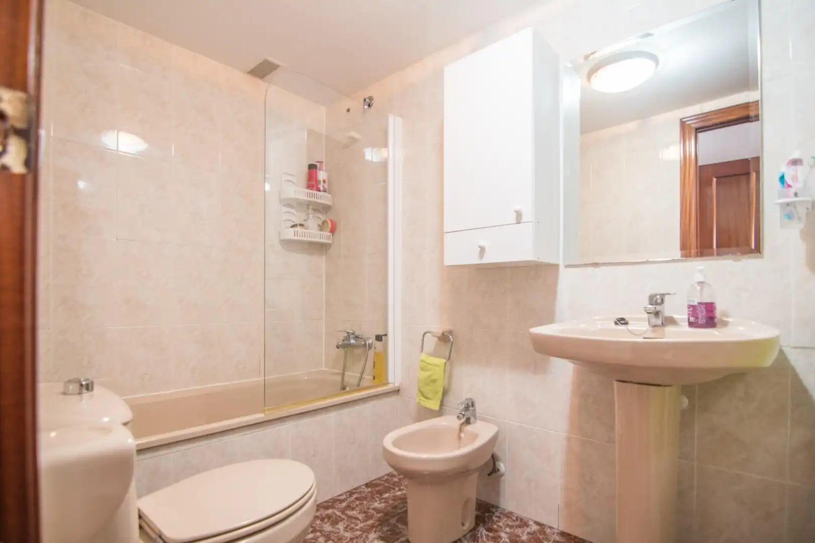 Badezimmer von Wohnungen zum Verkauf in Gandia mit Klimaanlage, Privatgarten und Terrasse