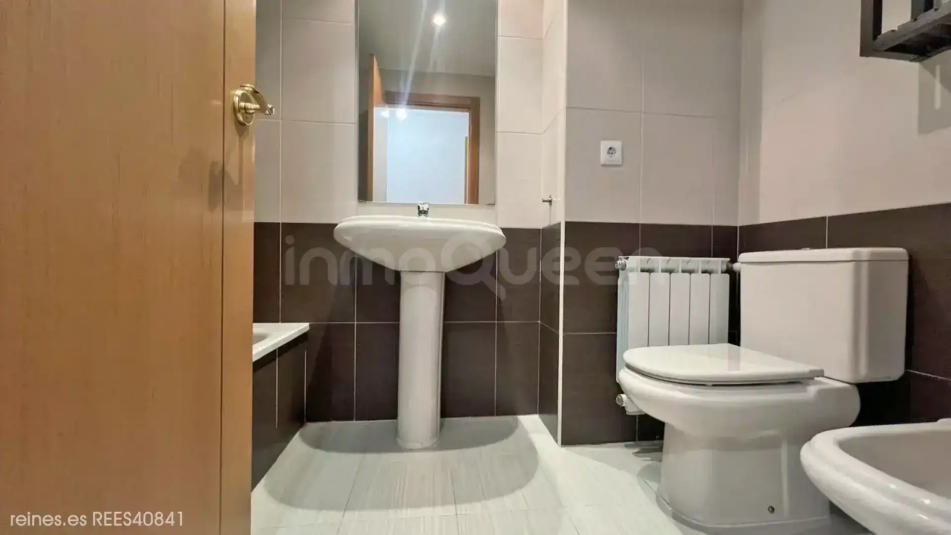 Badezimmer von Wohnungen zur Miete in Siero mit Heizung