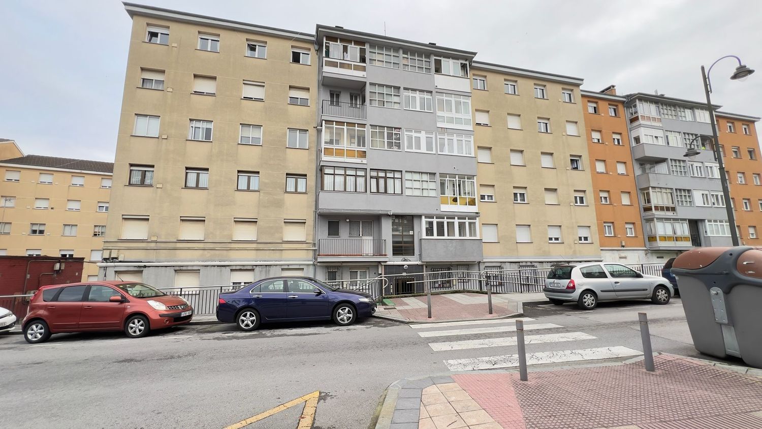 Exterior view of Flat for sale in Avilés  with Heating, Terrace and Swimming Pool