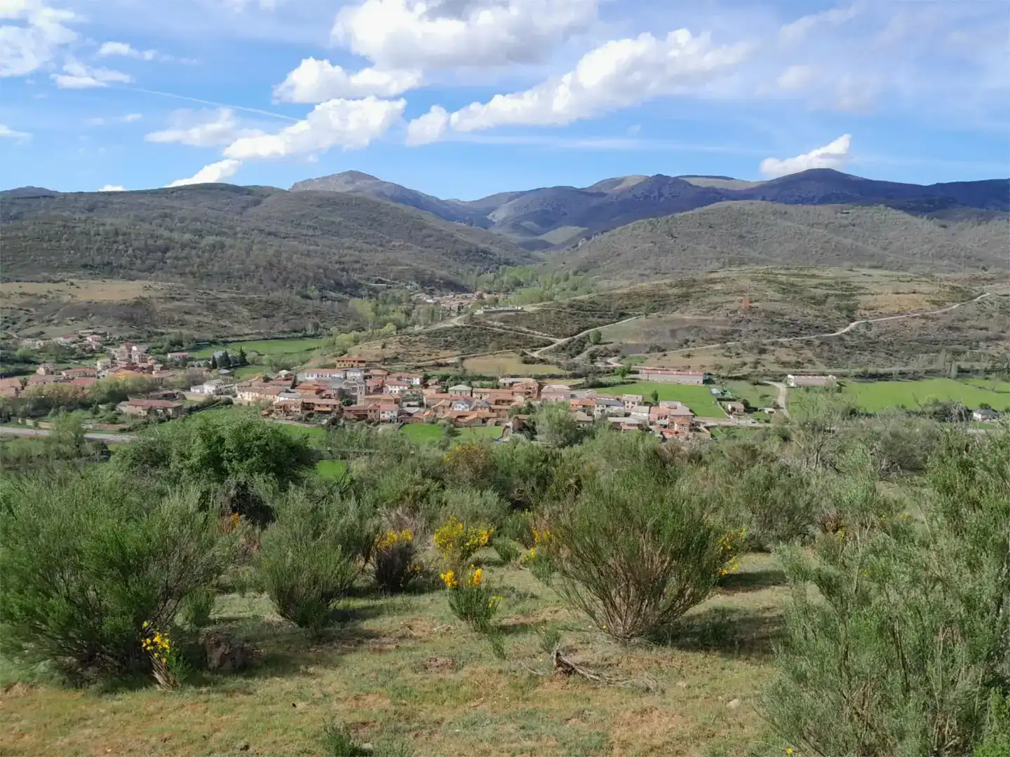 Vista exterior de Casa adosada en venta en Carrocera con Trastero, Amueblado y Horno