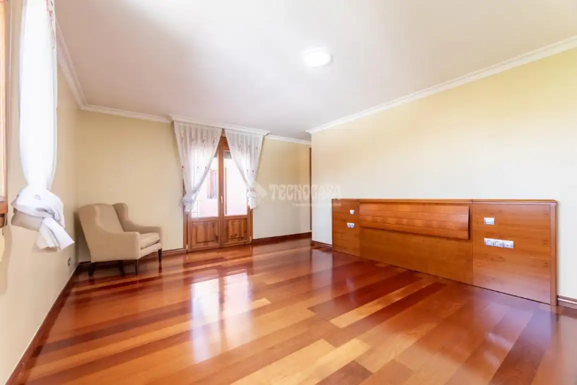 Sala de estar de Casa o chalet en venta en Hoyo de Manzanares con Calefacción