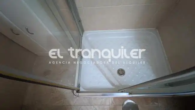 Bathroom of Flat for rent in Madrid  with Air Conditioner, Swimming Pool and Washing machine