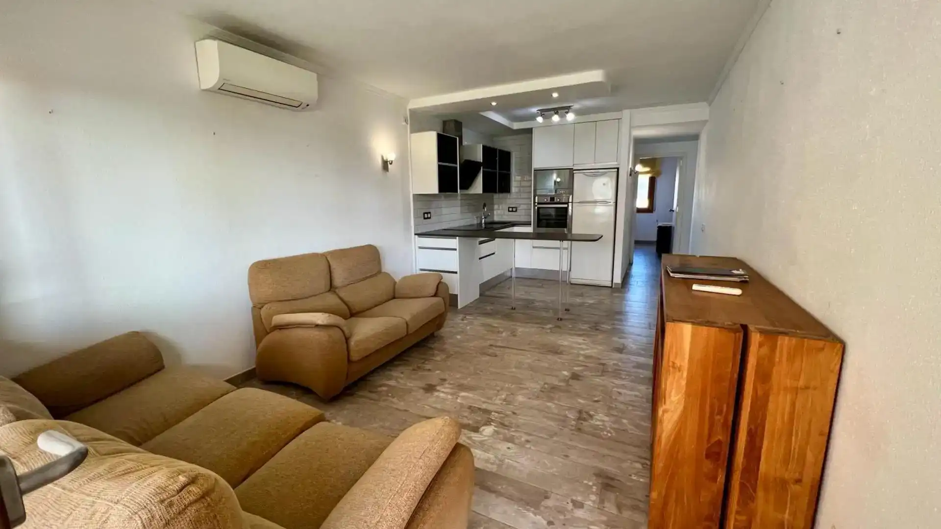 Sala d'estar de Apartament en venda en L'Estartit amb Aire condicionat i Balcó