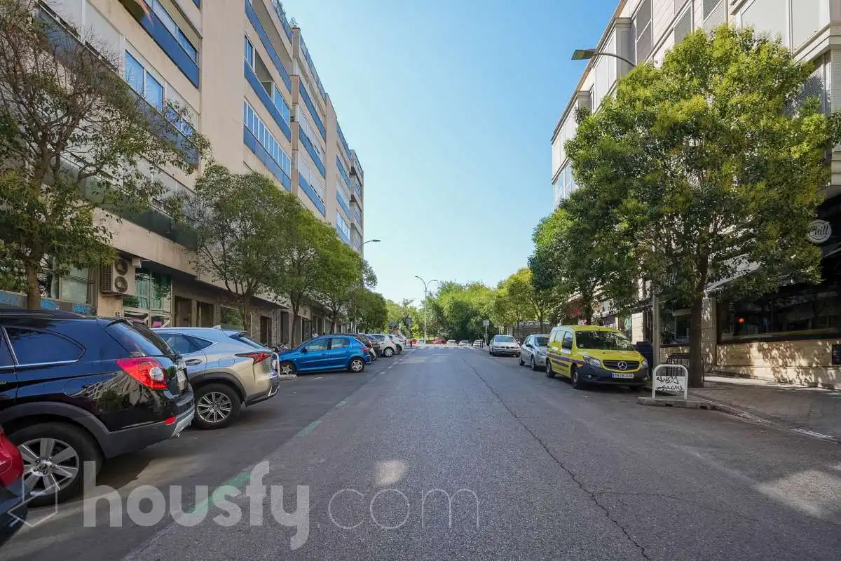 Vista exterior de Pis en venda en Madrid amb Aire condicionat, Calefacció i Moblat