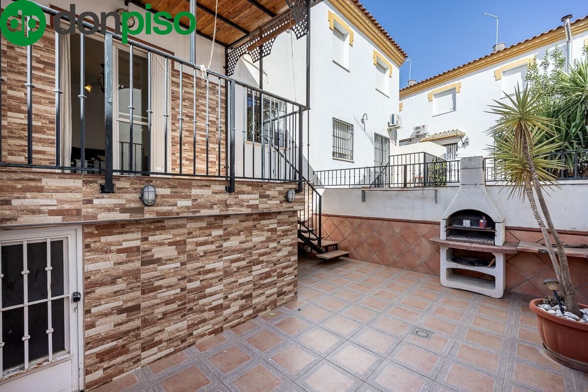 Terraza de Casa adosada en venta en Vegas del Genil con Trastero y Balcón
