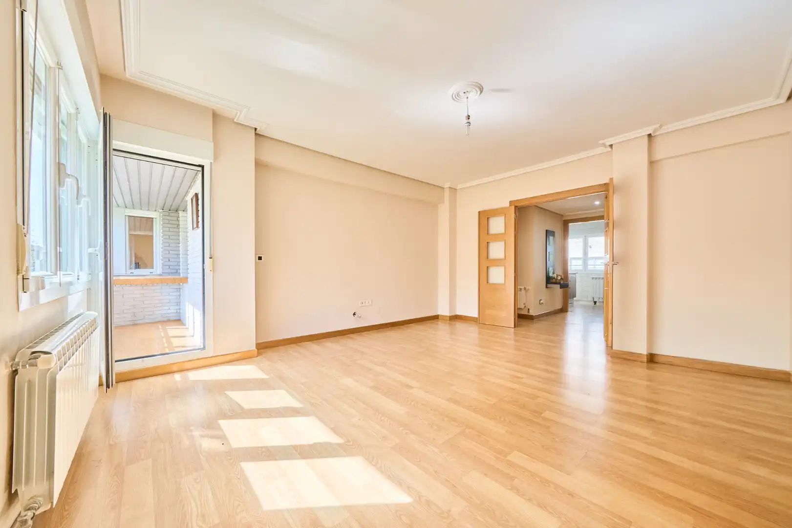 Living room of Flat for sale in Vitoria - Gasteiz  with Terrace, Storage room and Furnished