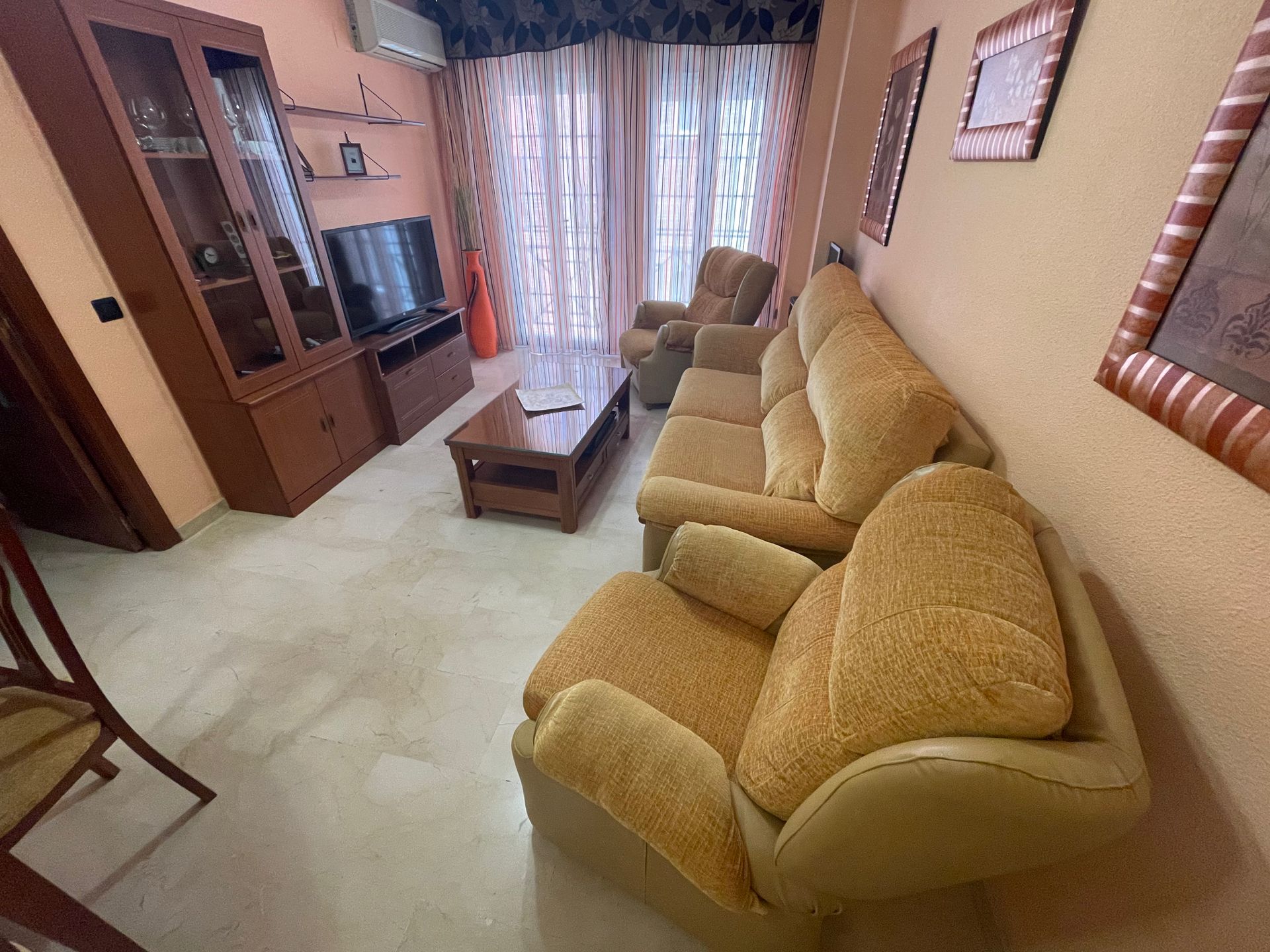 Living room of Flat for sale in  Jaén Capital  with Heating, Furnished and Community pool