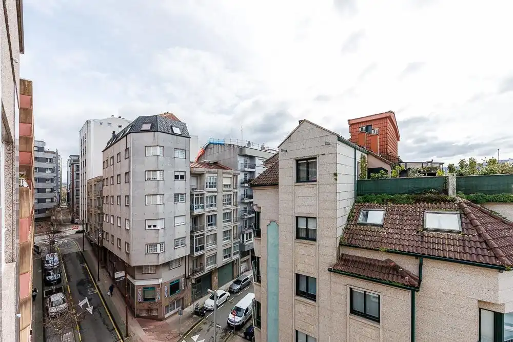 Vista exterior de Pis en venda en Pontevedra Capital  amb Aire condicionat, Calefacció i Terrassa