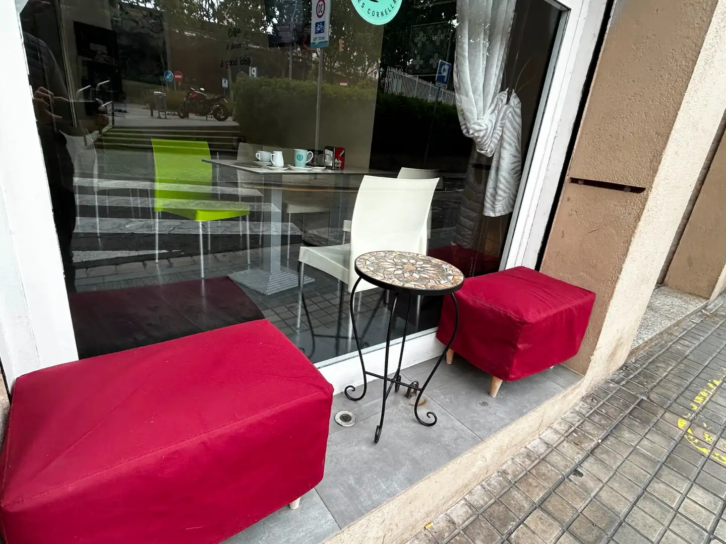 Terraza de Local en traspaso en L'Hospitalet de Llobregat con Aire acondicionado, Amueblado y Alarma