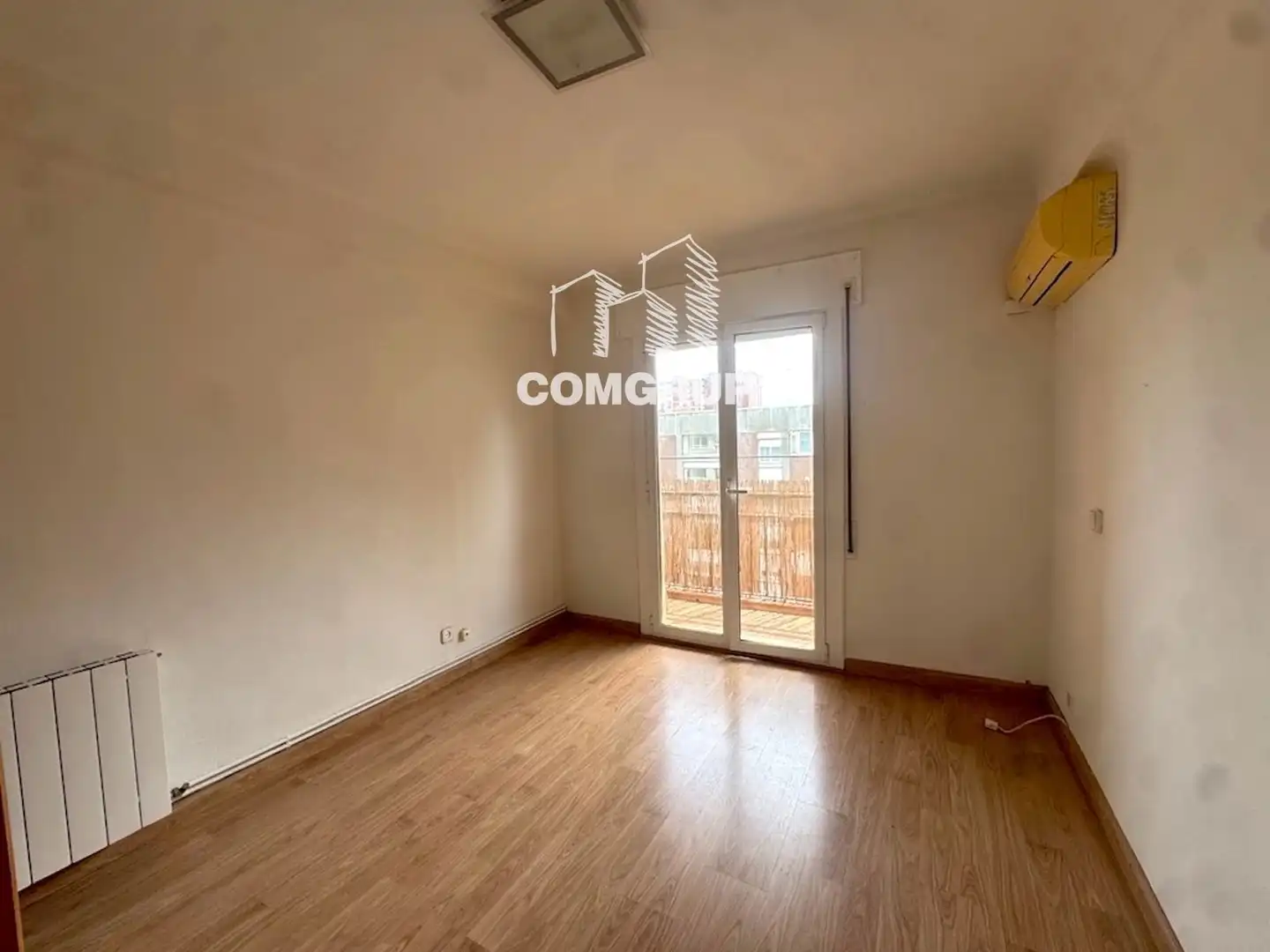 Bedroom of Flat for sale in Barcelona  with Air Conditioner, Heating and Parquet flooring