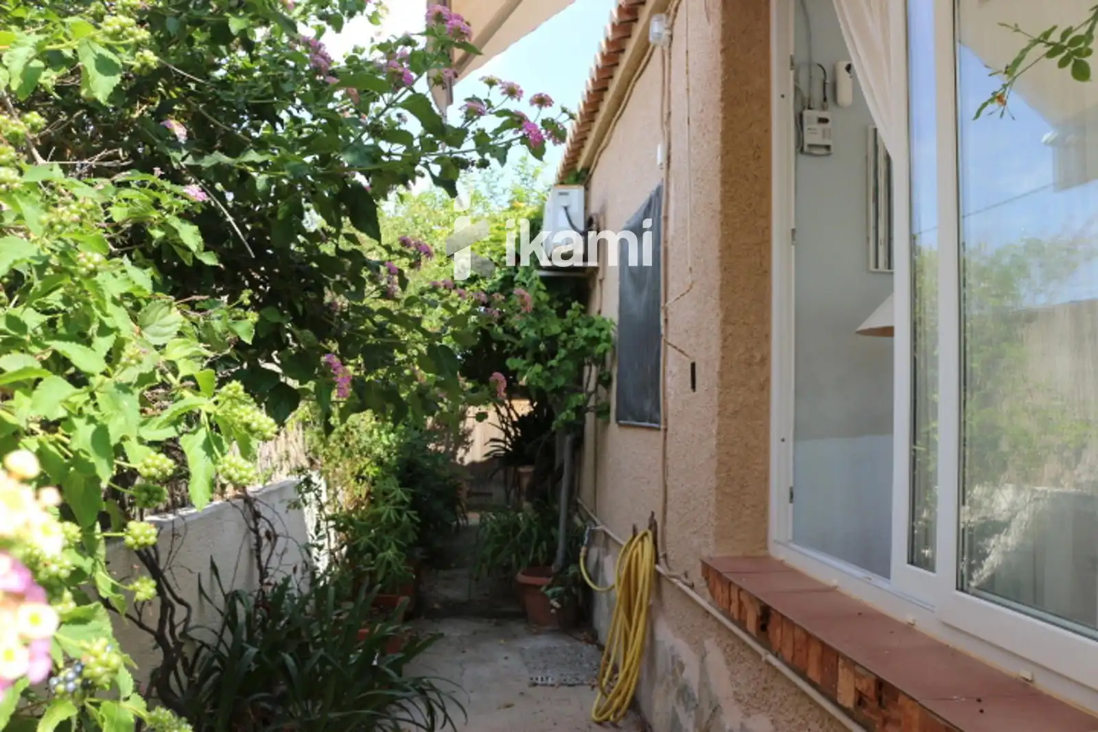 Houses for sale in Oliva Playa