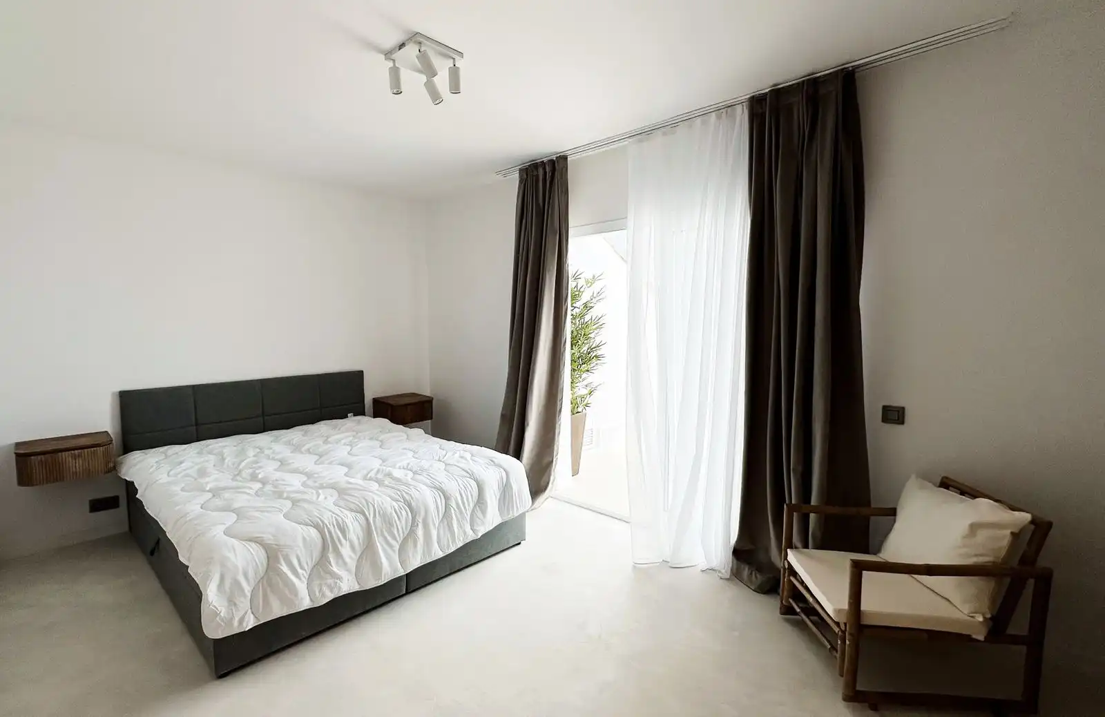 Habitación de Casa adosada en venta en Marbella con Terraza, Amueblado y Piscina comunitaria