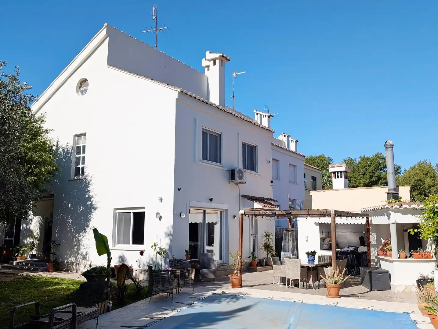 Vista exterior de Casa o xalet en venda en Puçol amb Aire condicionat, Calefacció i Jardí privat
