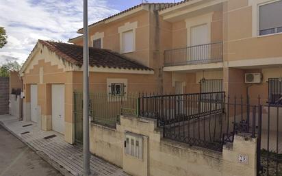 Vista exterior de Casa adosada en venda en Lillo amb Aire condicionat, Calefacció i Balcó