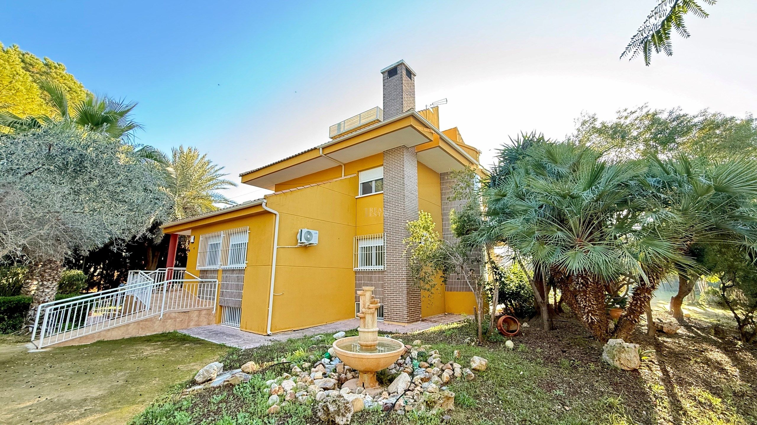 Vista exterior de Casa o xalet en venda en  Murcia Capital amb Aire condicionat, Terrassa i Traster