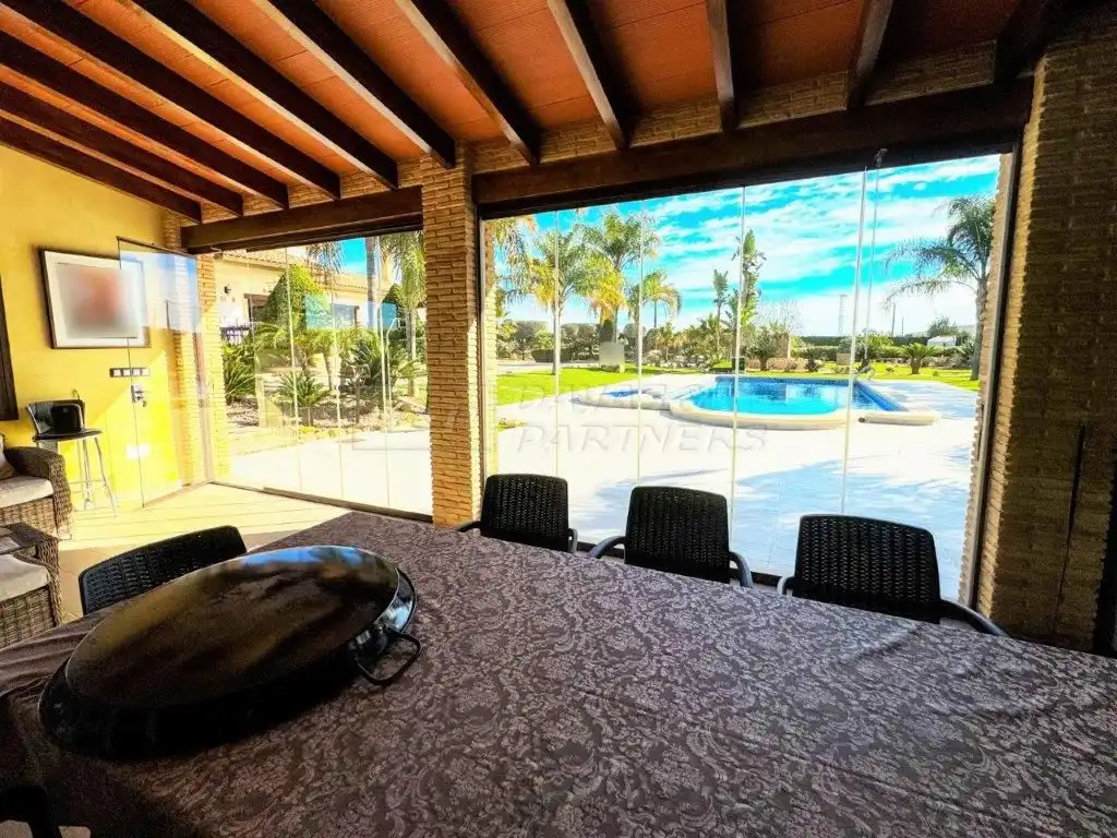 Terrassa de Casa o xalet en venda en Orihuela amb Aire condicionat, Jardí privat i Traster