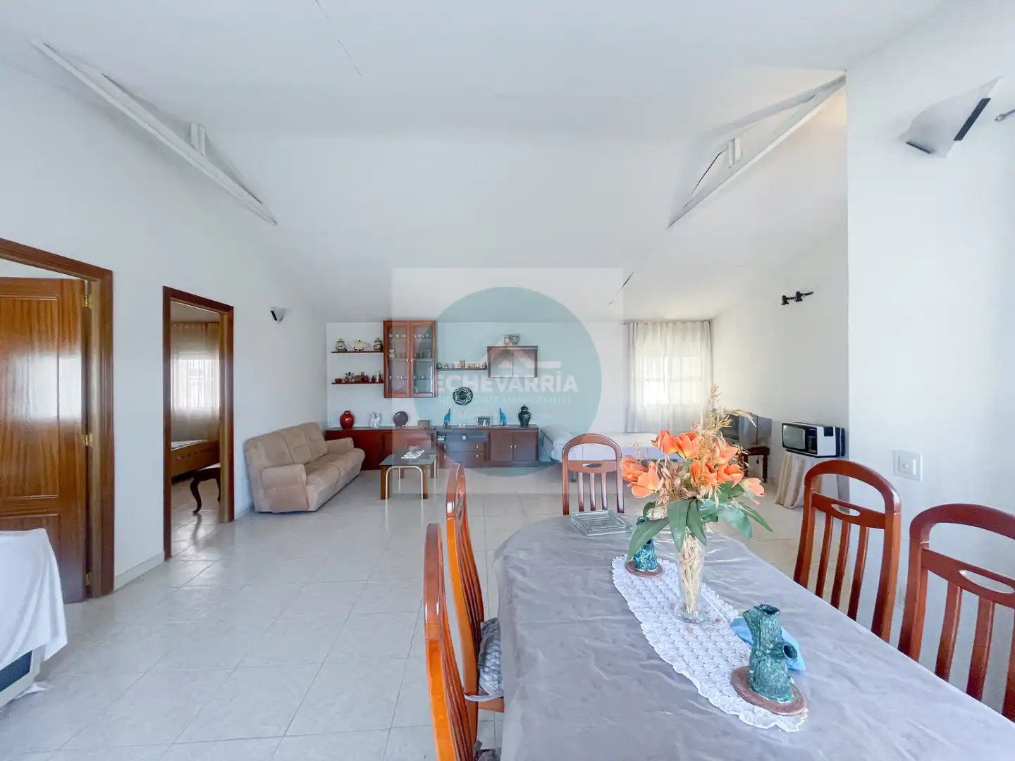 Sala d'estar de Casa o xalet en venda en Orusco de Tajuña amb Calefacció i Moblat