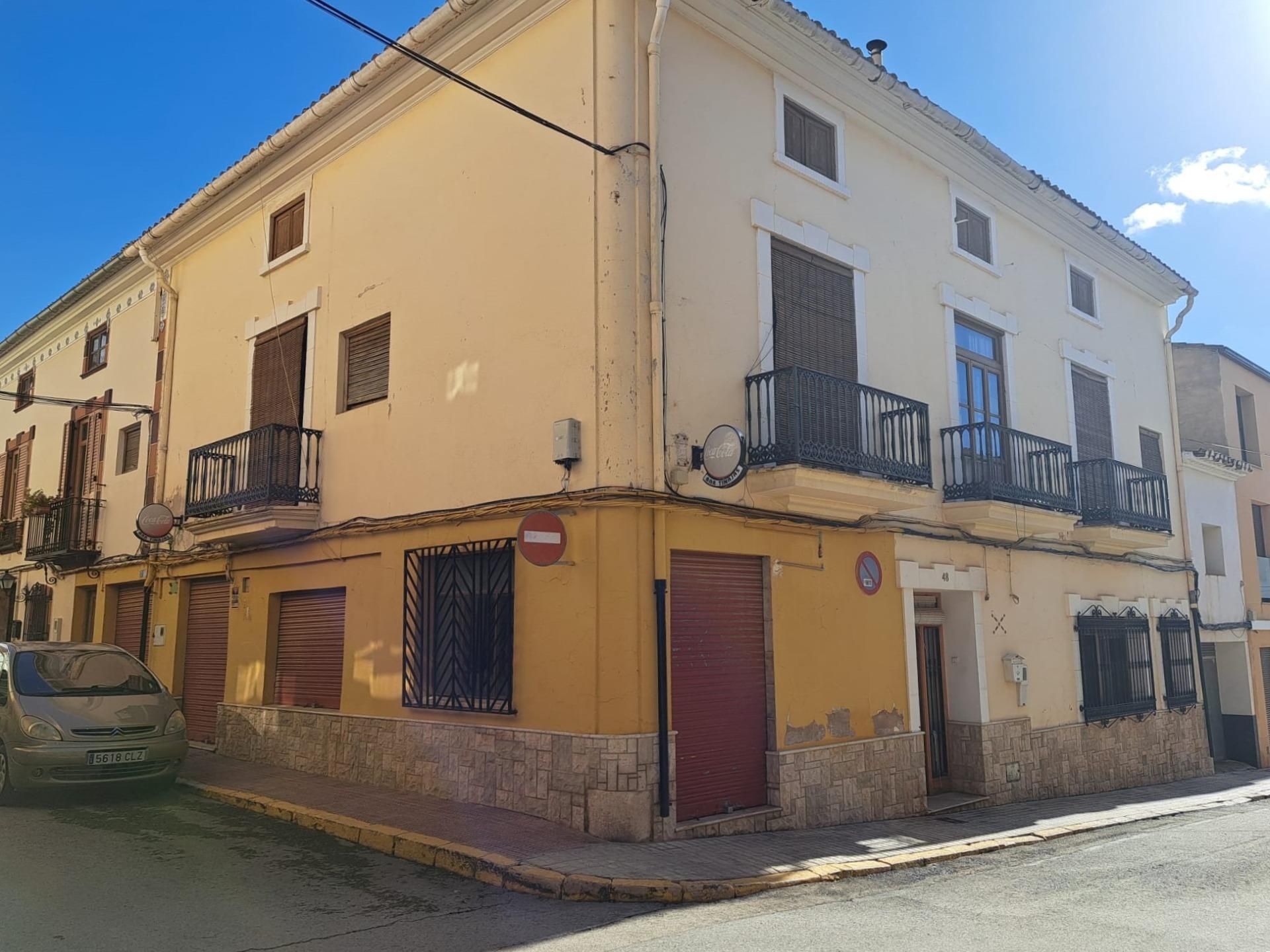Exterior view of Single-family semi-detached for sale in Requena  with Heating, Terrace and Storage room