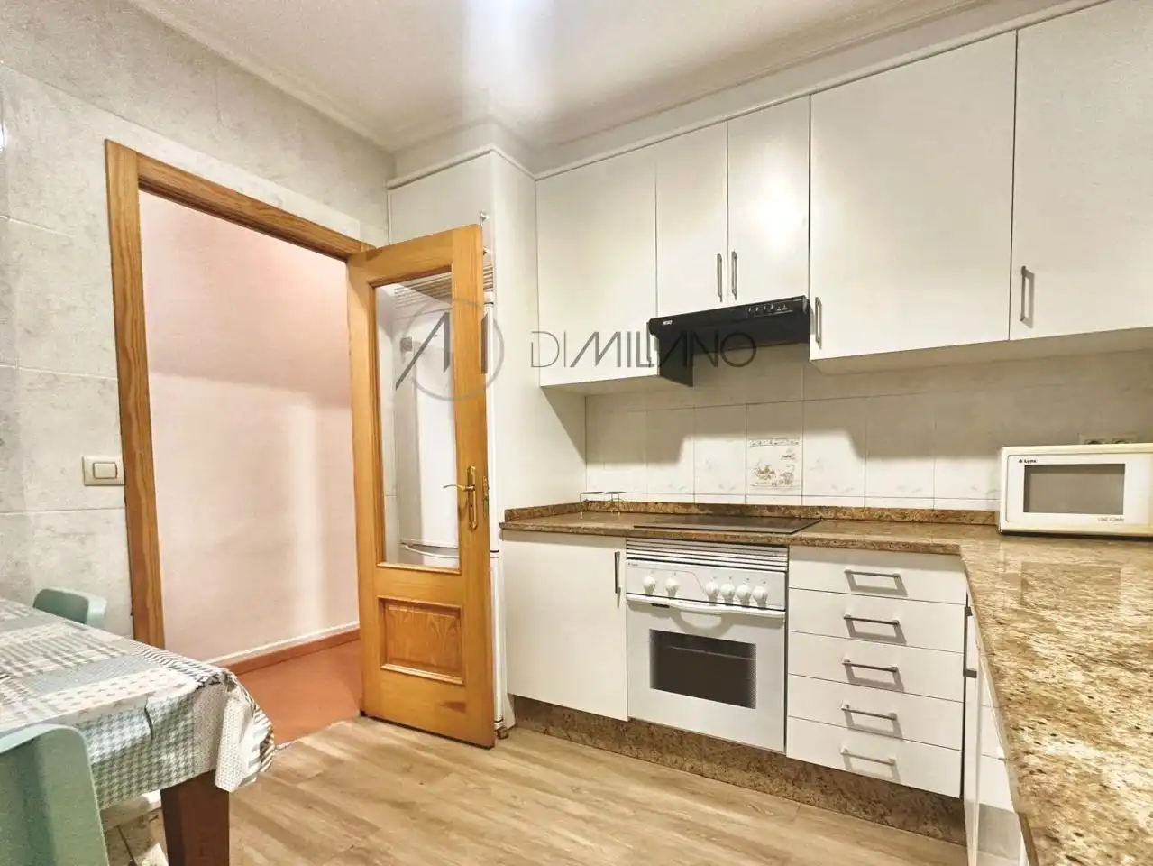 Kitchen of Flat for sale in Vigo   with Heating, Storage room and Furnished