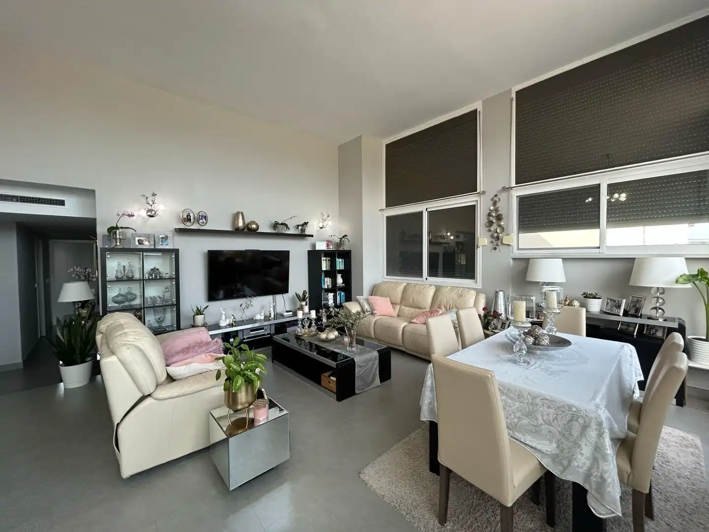 Sala d'estar de Àtic en venda en Benidorm amb Aire condicionat, Jardí privat i Terrassa