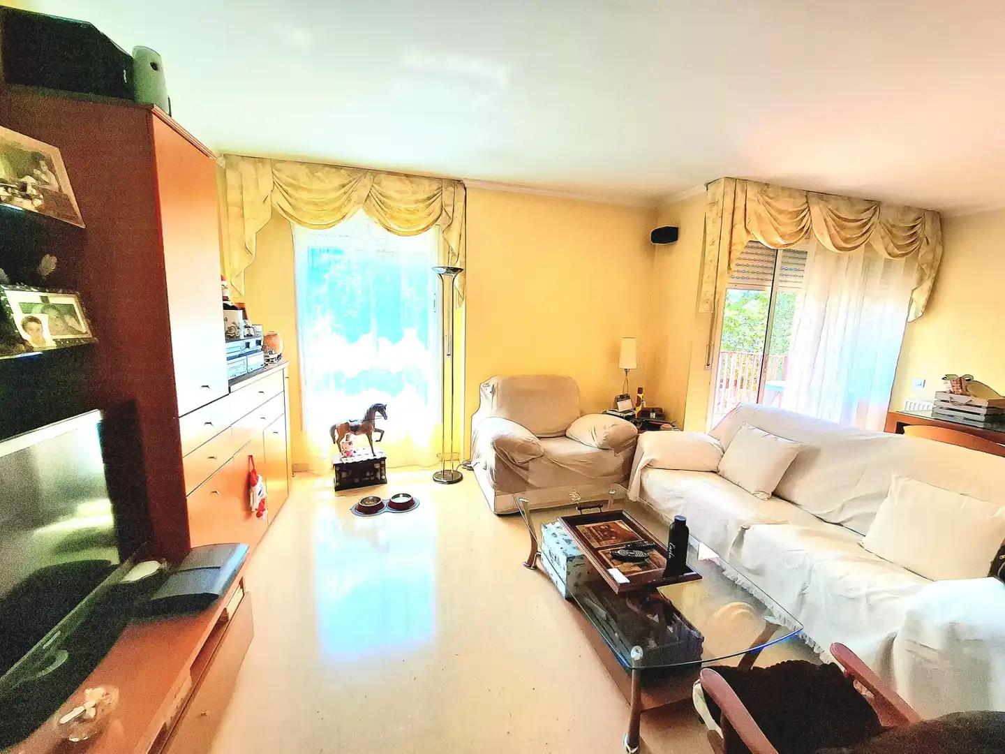 Living room of Flat for sale in Cerdanyola del Vallès  with Heating, Oven and Balcony