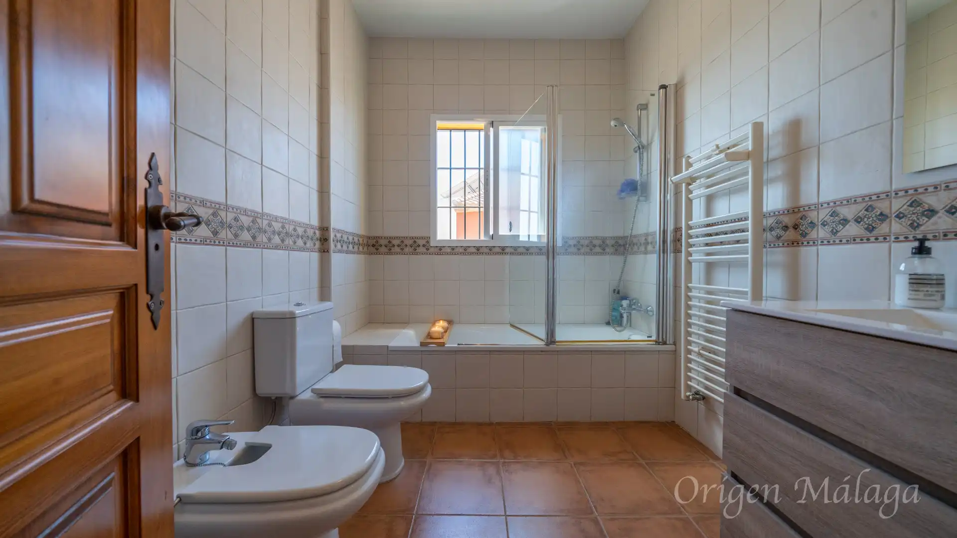 Baño de Casa adosada en venta en Vélez-Málaga con Calefacción, Jardín privado y Terraza