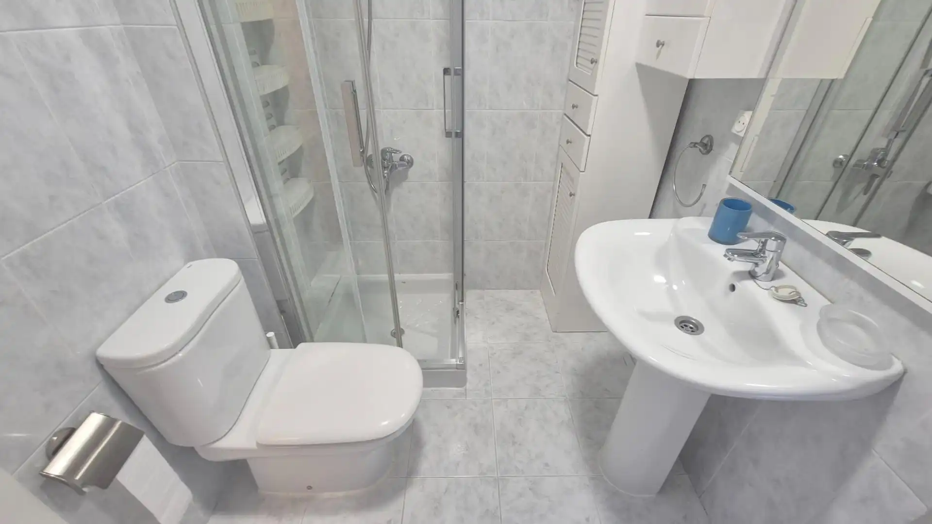 Baño de Piso de alquiler en Salamanca con Calefacción, Parquet y Amueblado