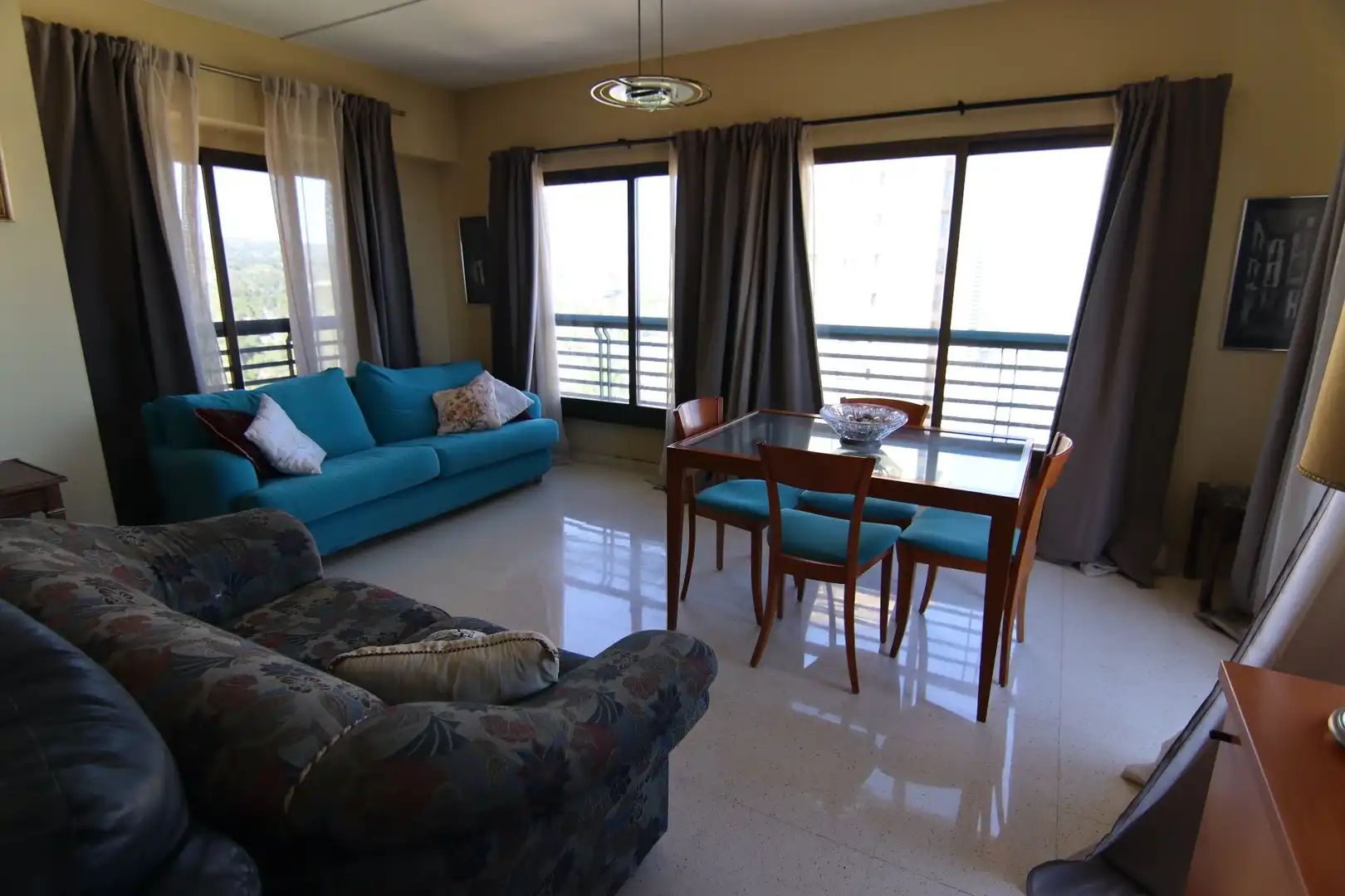 Sala de estar de Piso en venta en Benidorm con Aire acondicionado, Terraza y Amueblado