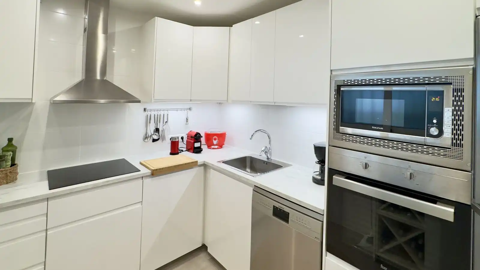 Kitchen of Apartments for sale in Marbella  with Air Conditioner, Storage room and Furnished