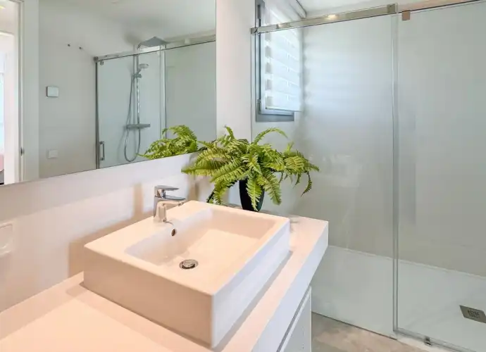 Bathroom of Apartments for sale in Marbella  with Air Conditioner, Terrace and Furnished