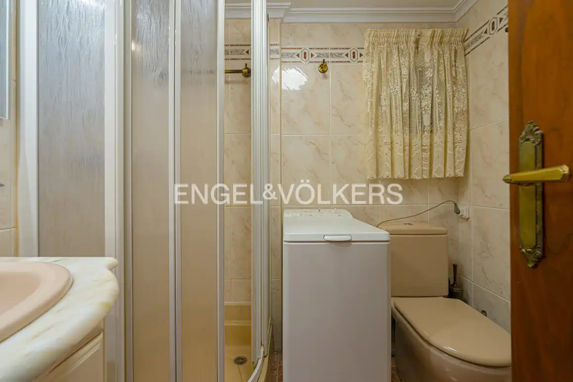 Bathroom of Study for sale in Playa Levante