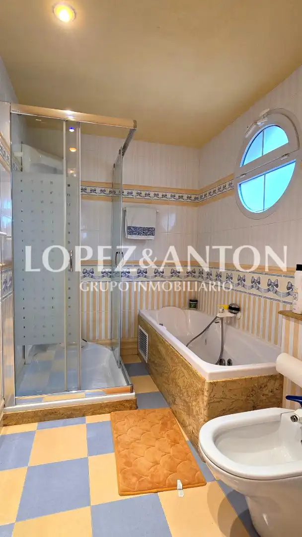 Baño de Casa o chalet en venta en Benaguasil con Aire acondicionado, Jardín privado y Parquet