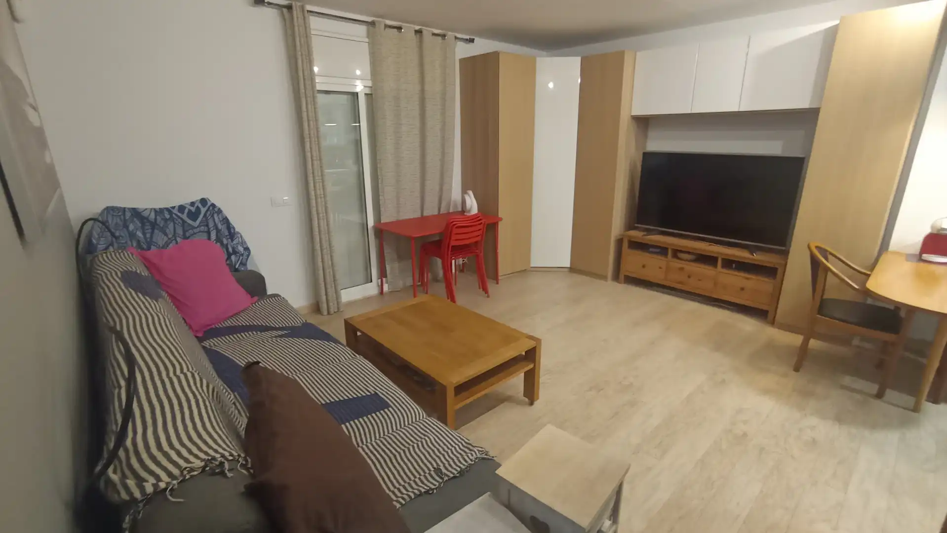 Wohnzimmer von Wohnung zum Verkauf in Empuriabrava mit Klimaanlage, Heizung und Möbliert