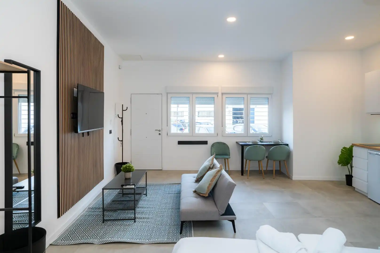 Living room of Study for sale in Málaga  with Community pool