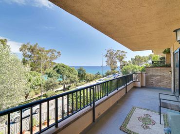 Casa a schiera con piscina in vendita a Carrer de Josep Tarradellas
