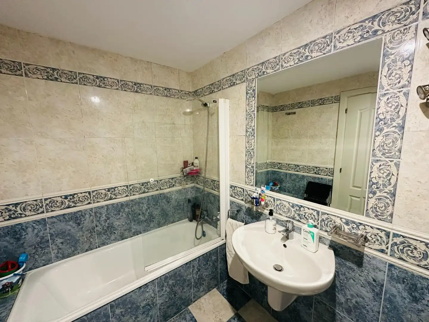 Baño de Piso en venta en Benalmádena con Aire acondicionado, Jardín privado y Terraza