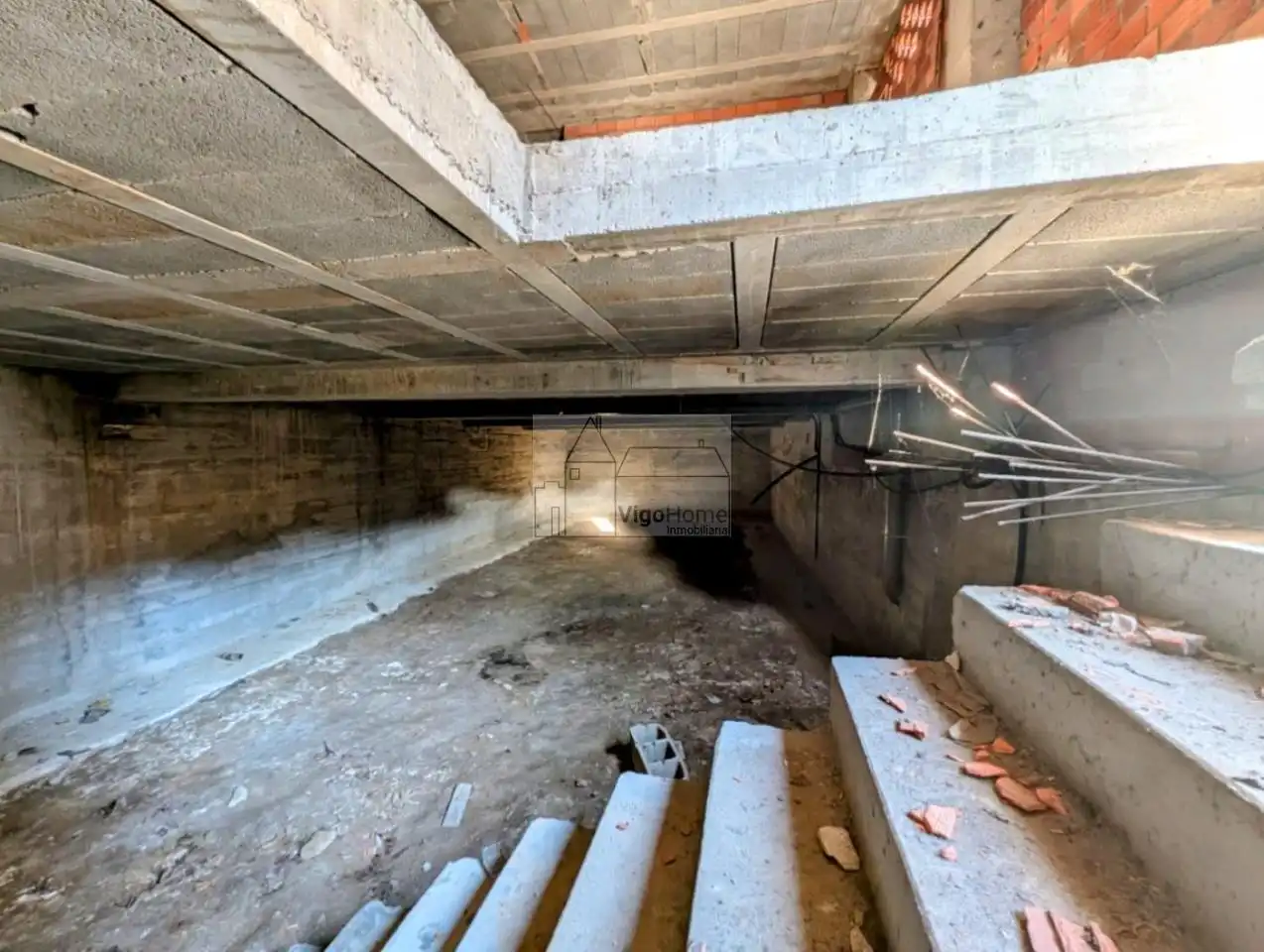 Planta baja en venta en Vigo  con Calefacción